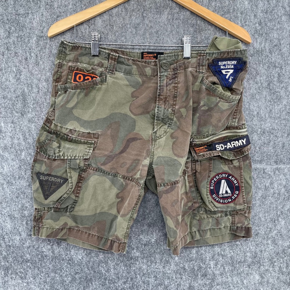 Superdry Core Cargo Lite Camo Shorts Mens 31 Green Camouflage Military Patches